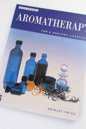 Aromatherapy for a Healthy Lifestyle by Shirley Price ISBN: 9781902328331