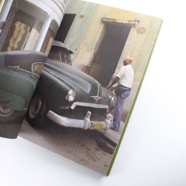 Heroes of the Revolution: American Cars and Cuban Beats book by Robert Polidori ISBN: 9783937406138 - Image 3