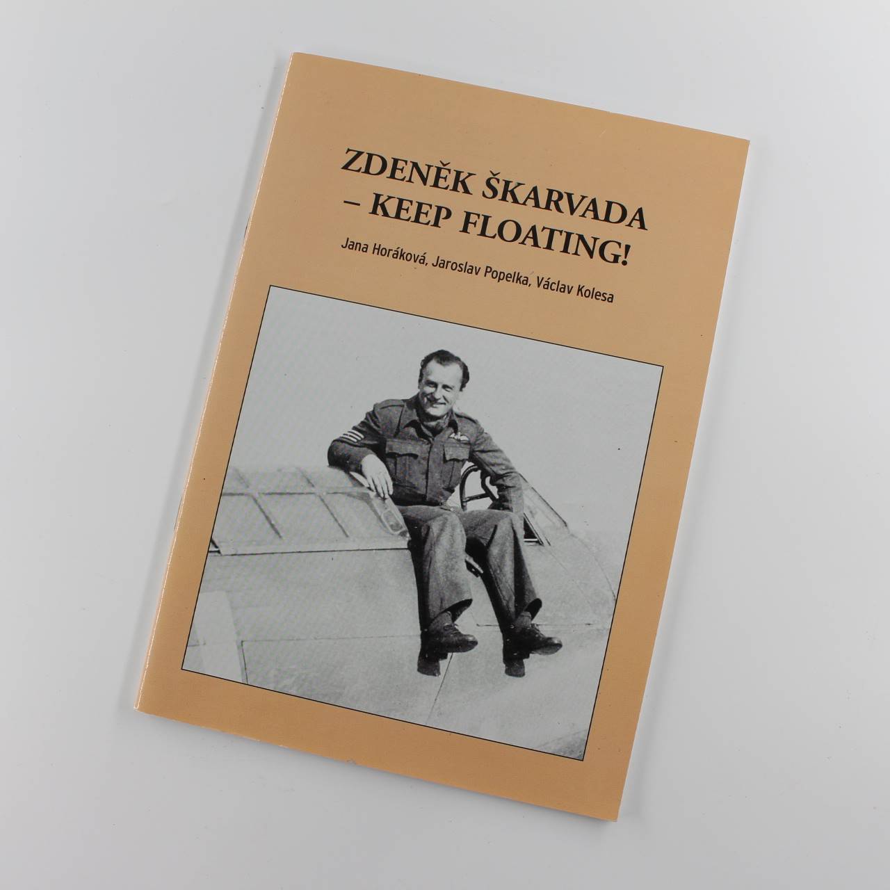 Zdenek Skarvada – Keep Floating! biography of Zdenek Skarvada book by Vaclav Kolesa ISBN: