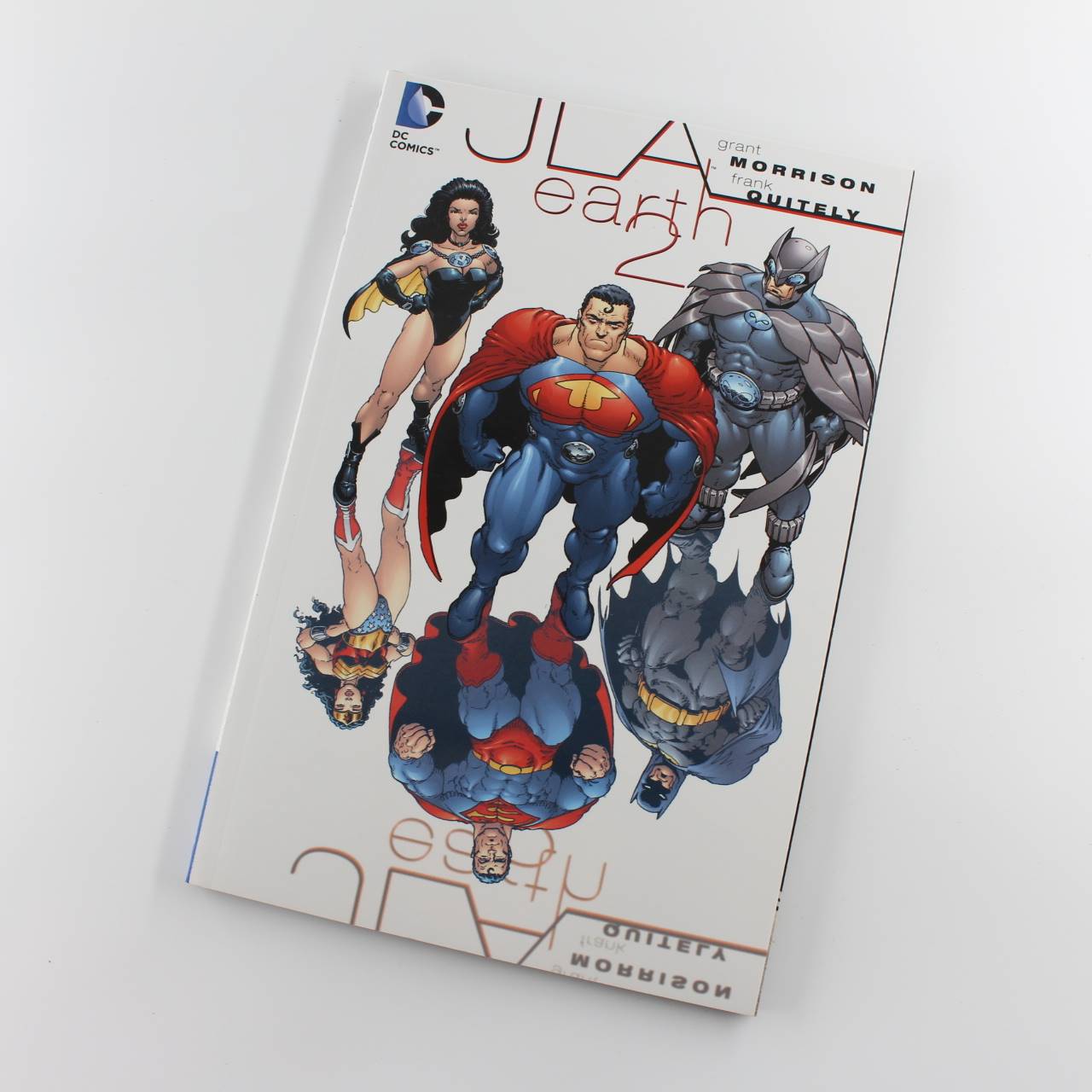 JLA: Earth 2 DC comics book by Grant Morrison ISBN: 9781401240950