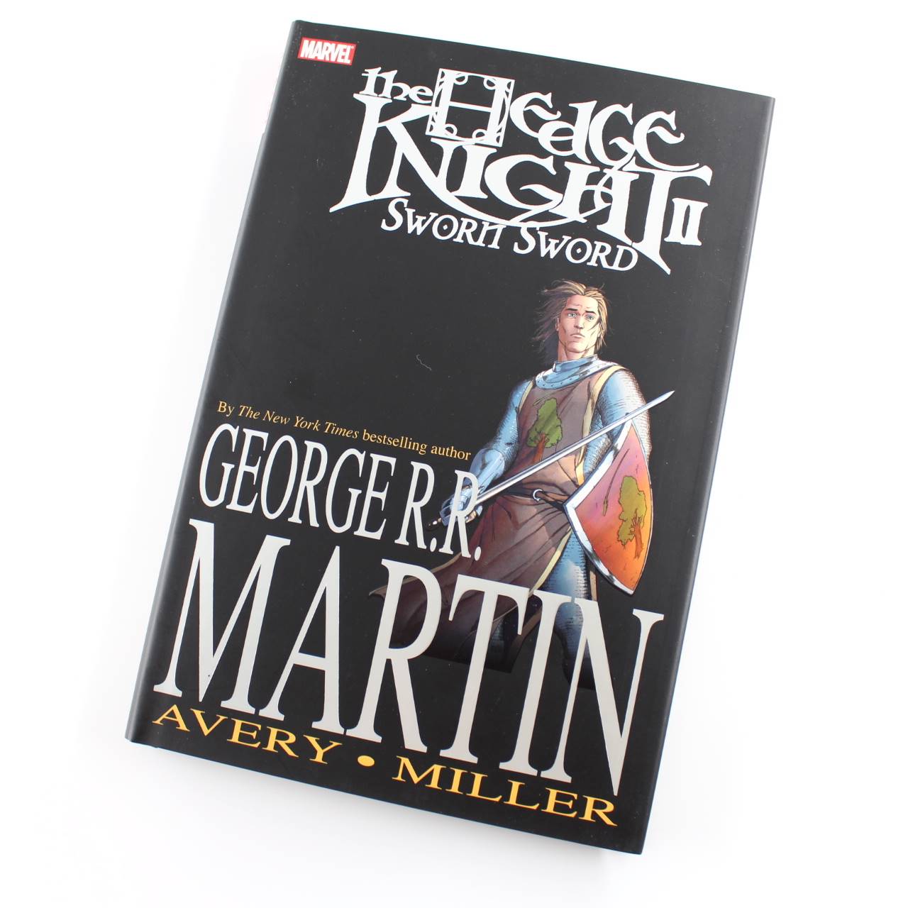 Sworn Sword (The Hedge Knight) book by George R. R. Martin Ben Avery ISBN: 9780785126508