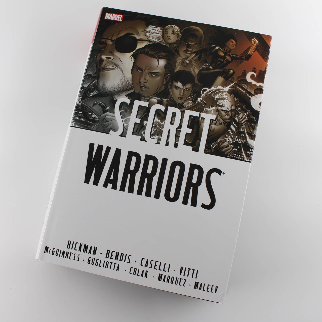 Secret Warriors Omnibus book by Brian M Bendis Alex Maleev ISBN: 9780785163336