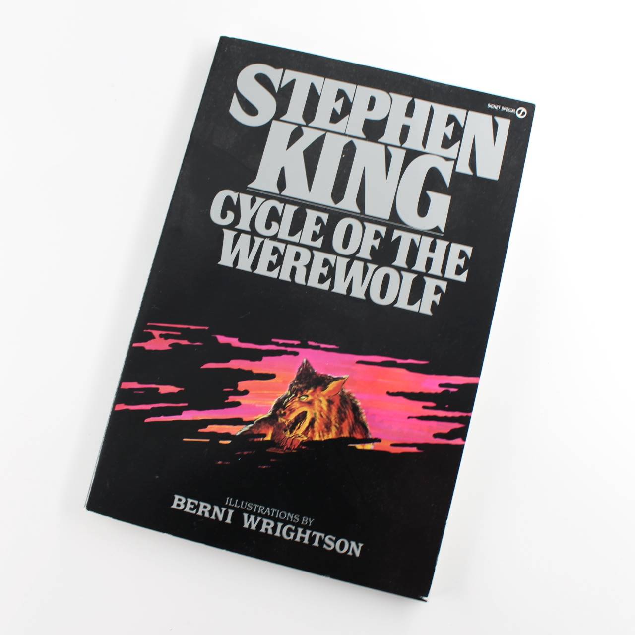 Cycle of the Werewolf book by Stephen King ISBN: 9780451822192