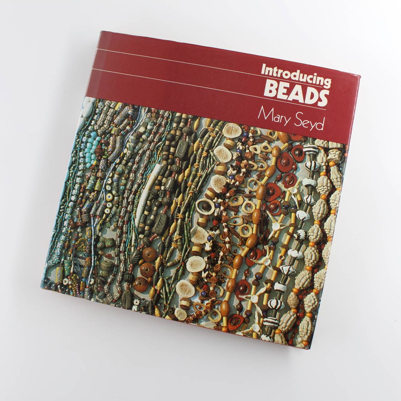 Introducing beads book by Mary Seyd  ISBN: 9780823061280