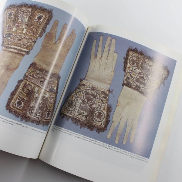 The Lady Lever Art Gallery: Catalogue of Embroideries book by Xanthe Brooke ISBN: 9780750901499 - Image 3