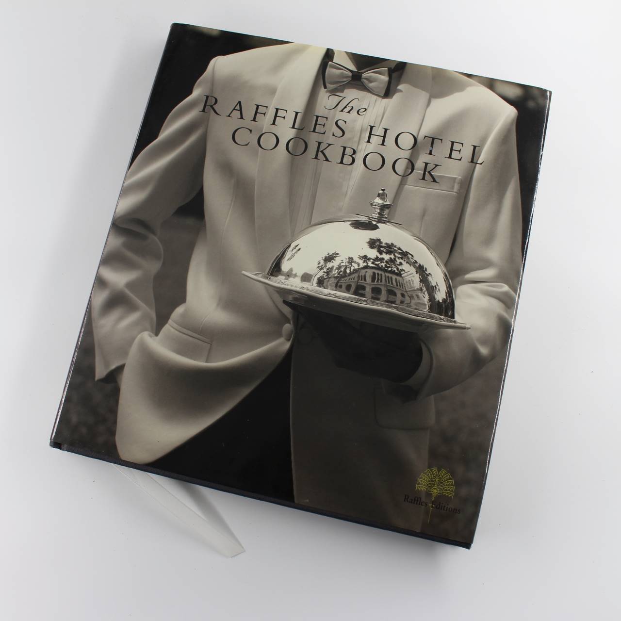 The Raffles Hotel Cookbook book by Gretchen Lui Singapore’s culinary ISBN: 9789814068581