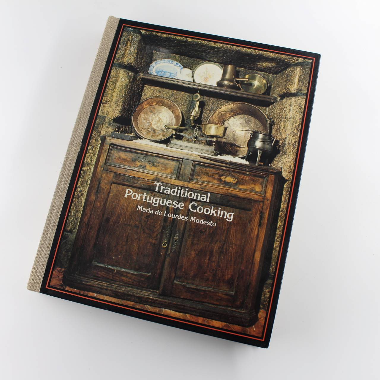 Traditional Portuguese Cooking book by Maria de Lourdes Modesto Regional Cookery ISBN: 9789722211734