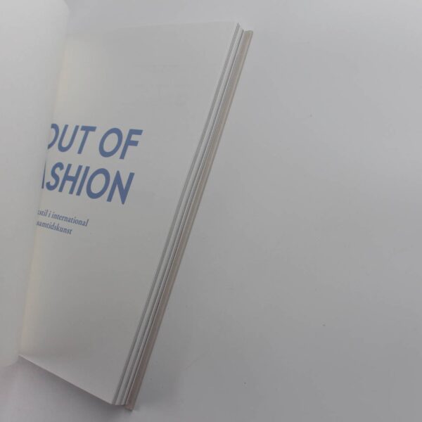 Out of fashion : tekstil i international samtidskunst book by Mads Damsbo??Janis Jefferies?Birgitte Anderberg  ISBN: 9788788499773 - Image 2