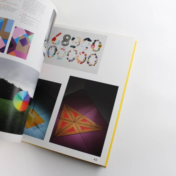 Visual Storytelling: Inspiring a New Visual Language book by Robert Klanten  ISBN: 9783899553758 - Image 4