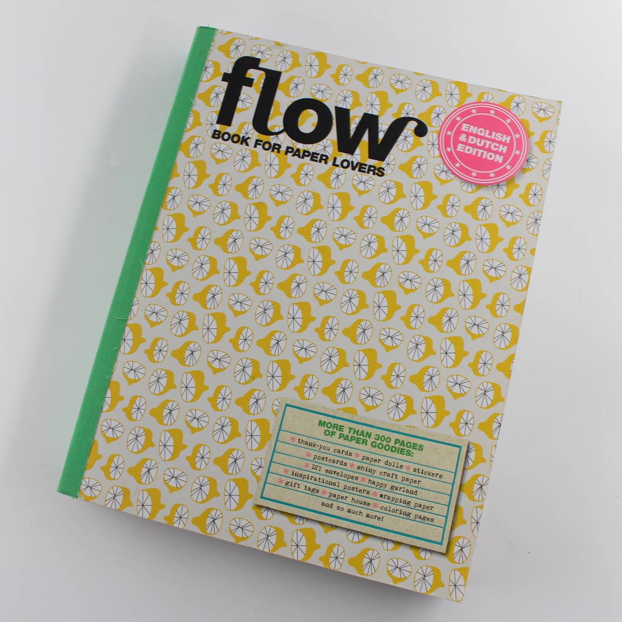 Flow Book for Paper lovers in English and Dutch book by flow Magazine Crafts ISBN: 8710722010752