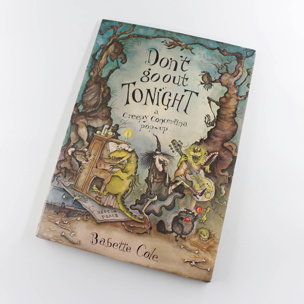 Don’t Go Out Tonight: A Creepy Concertina Pop-Up book by Babette Cole   ISBN: 9780241107324