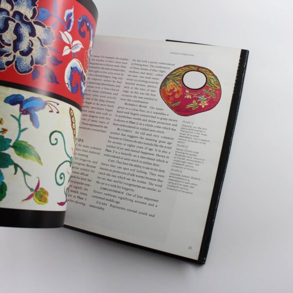 A Collectors Guide to Chinese Dress Accessories book by Valery M. Garrett   ISBN: 9789812047298 - Image 3