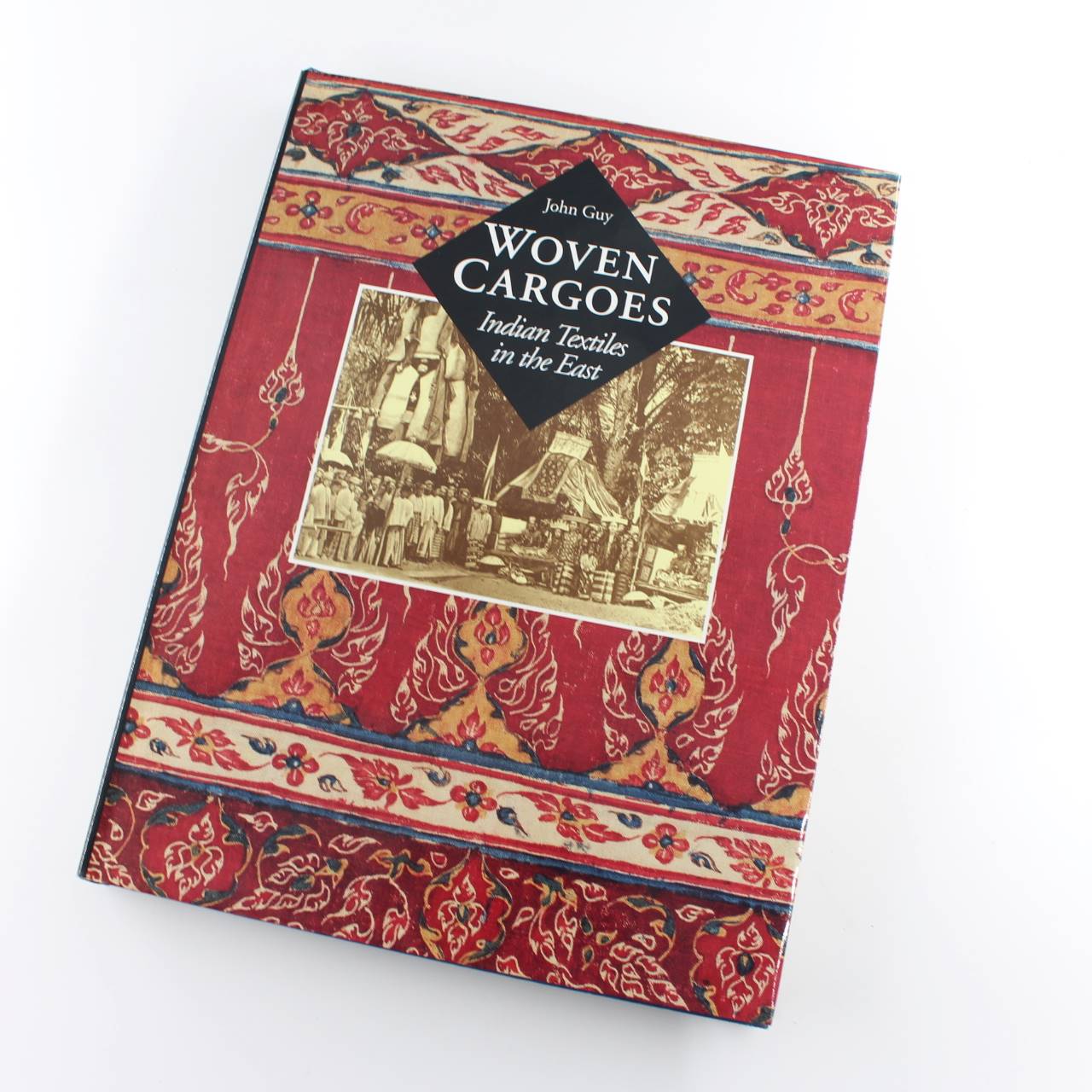 Woven Cargoes: Indian Textiles in the East book by John Guy   ISBN: 9780500018637