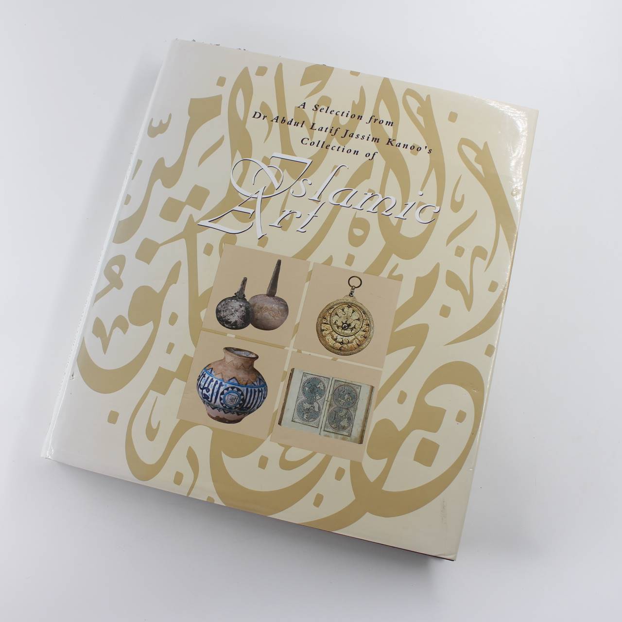 A selection from Dr. Abdul Latif Jassim Kanoo’s collection of Islamic art book by JASSIM KANOO. Abdul Latif  ISBN: