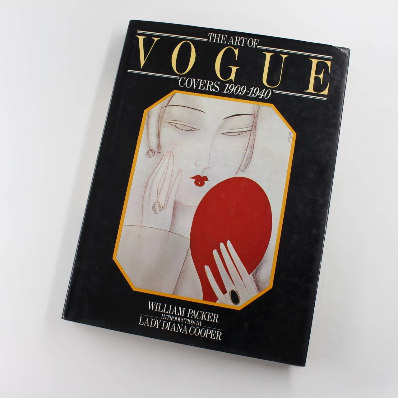 Art of Vogue Covers 1909-40 book by William Packer  ISBN: 9781850520412