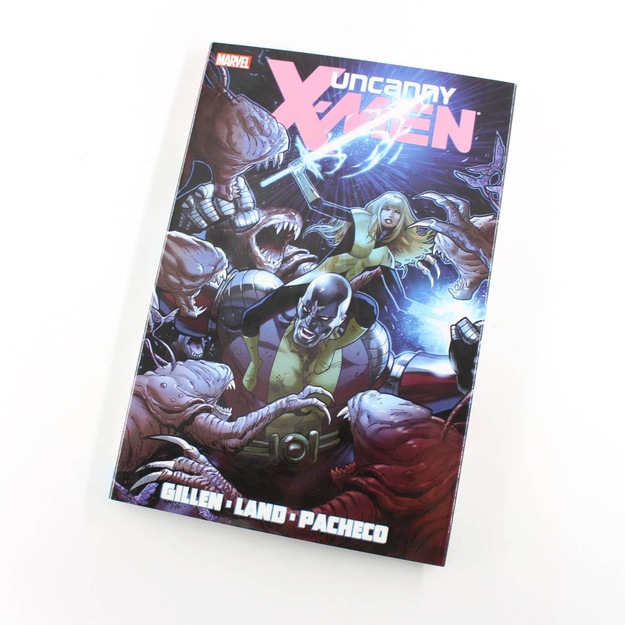 Uncanny X-Men Marvel book by Kieron Gillen  ISBN: 9780785159957