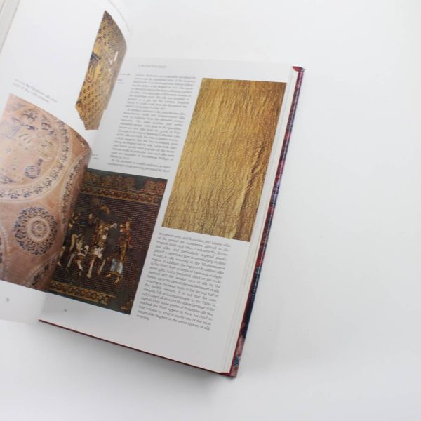 5000 Years of Textiles book by Jennifer Harris  ISBN: 9780714117157 - Image 4