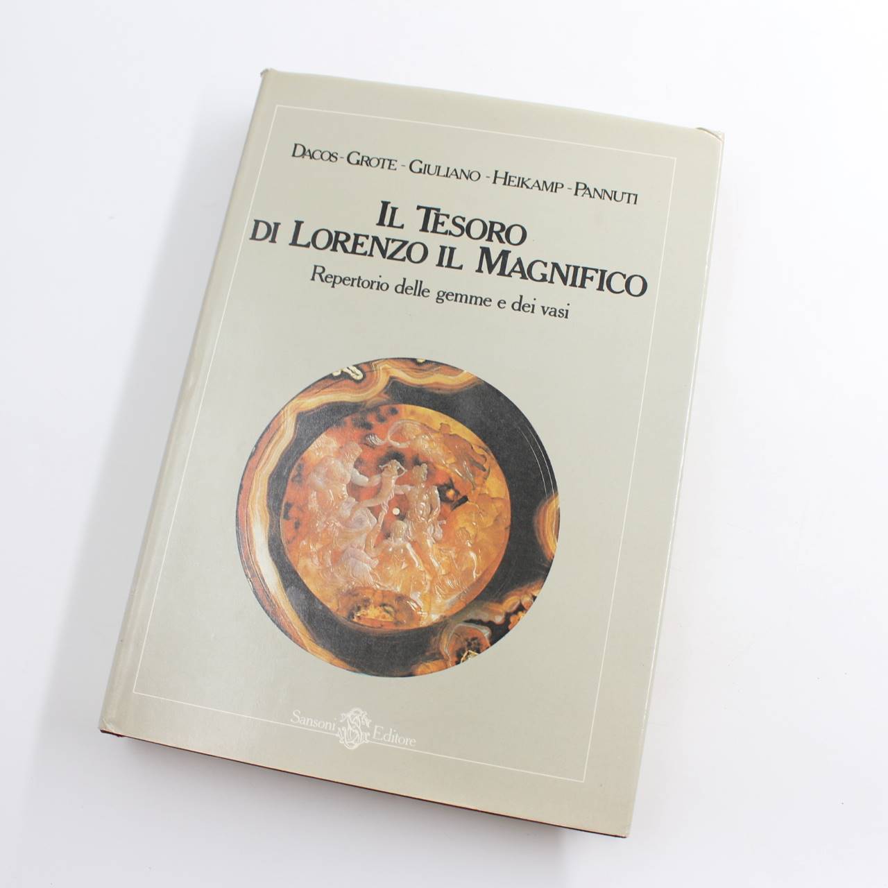 Il Tesoro di Lorenzo il Magnifico. Repertorio delle gemme e dei vasi. book by U. DacosN. GroteA. GiulianoA. HeikampD. Pannuti  ISBN: